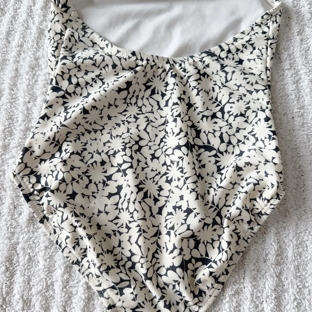 GAP Black and White One Piece Swimsuit